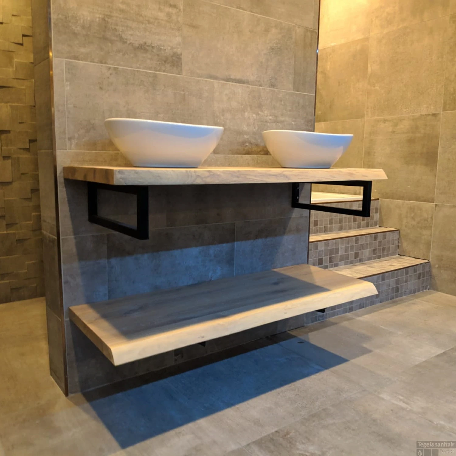 Badkamermeubel BWS Woodstone Twee Bovenbladen Met Boomstamkant 120 Cm (met Beugels En Waskommen) 3 Badkamermeubel BWS Woodstone Twee Bovenbladen Met Boomstamkant 120 Cm (met Beugels En Waskommen) - Afbeelding 3