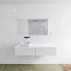 Badkamermeubelset Mondiaz LAGOM 150 Cm Met Topblad Linkse Wastafel Solid Surface Opzetkom Binx Zonder Kraangaten Mat Wit (2 Laden)