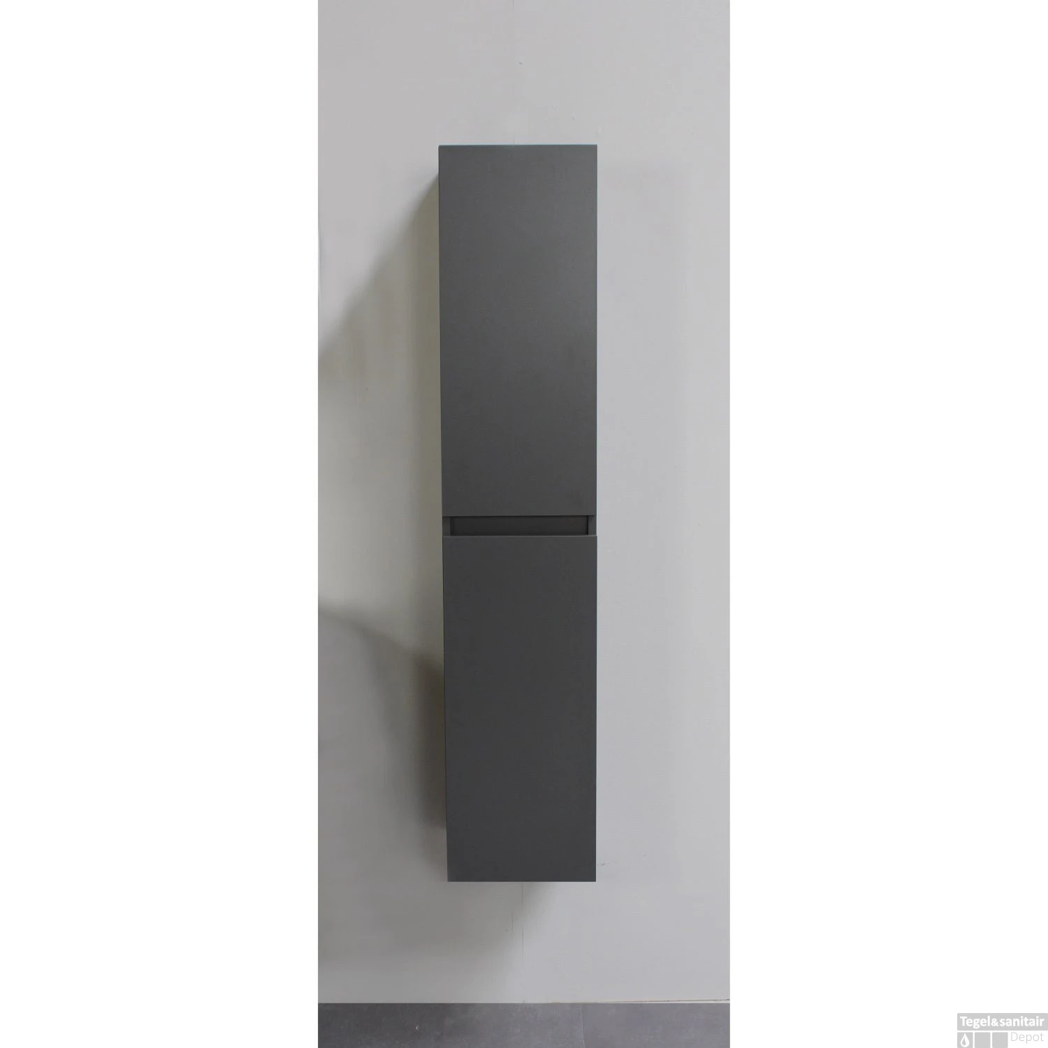 Badmeubelkast Boss & Wessing Pepper Hoge Kast Greeploos 2 Deuren 145x30x30 Cm Mat Antraciet