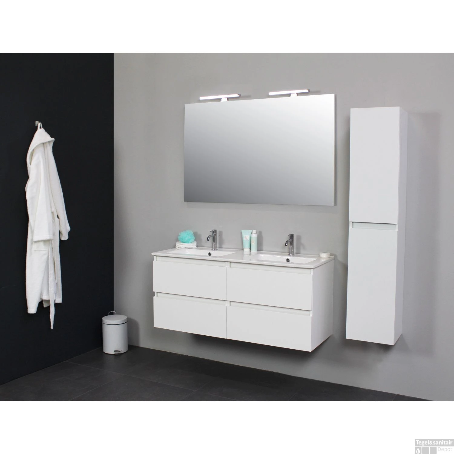 Badmeubelkast Boss & Wessing Pepper Hoge Kast Greeploos 2 Deuren 145x30x30 Cm Wit 2 Badmeubelkast Boss & Wessing Pepper Hoge Kast Greeploos 2 Deuren 145x30x30 Cm Wit - Afbeelding 2