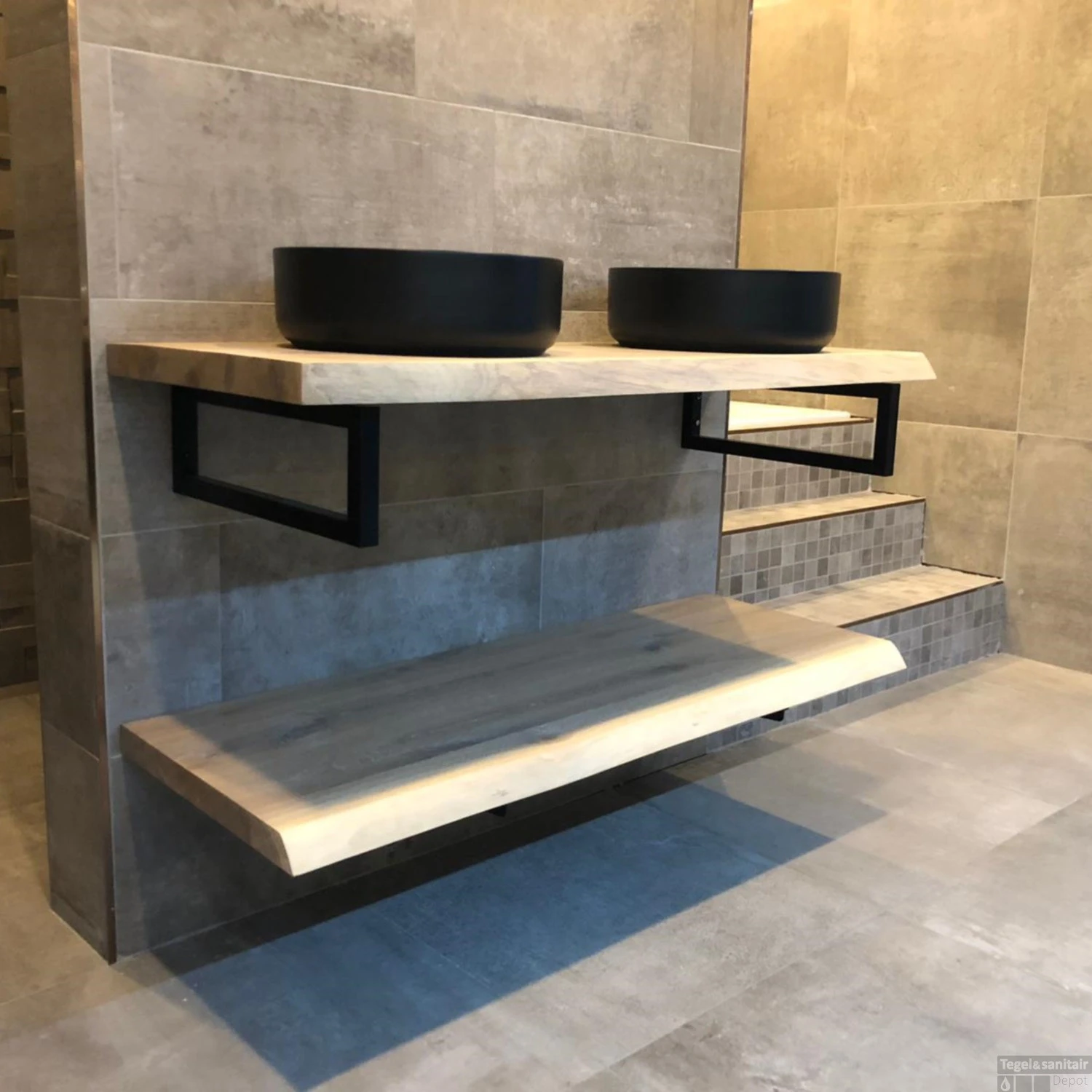 Badkamermeubel BWS Woodstone Twee Bovenbladen Met Boomstamkant 120 Cm (met Beugels En Waskommen) 6 Badkamermeubel BWS Woodstone Twee Bovenbladen Met Boomstamkant 120 Cm (met Beugels En Waskommen) - Afbeelding 6