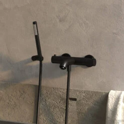 Opbouw Bad- En Douchekraan Brauer Black Thermostatisch Mat Zwart 6 Opbouw Bad- En Douchekraan Brauer Black Thermostatisch Mat Zwart -Duravit Verkoop opbouw bad en douchekraan brauer black thermostatisch mat zwart sfeer2